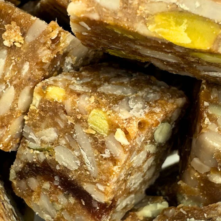 Martin's Country Store LLC – wholesale Nuts – HONEY PISTACHIO ENERGY CHUNKS 8oz1