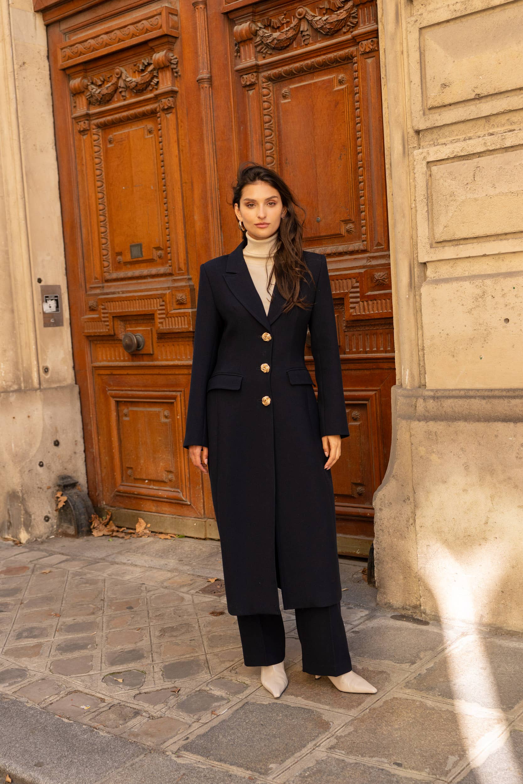 Attentif Paris - Vente Manteau – femme - [Thick] Manteau long à coupe ajustée orné de boutons dorés20