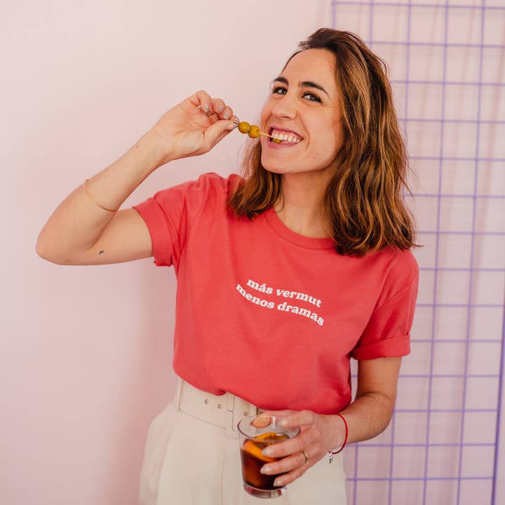 Unisex t-shirt plus drama"s zonder vermout voor wholesale door Mdemona