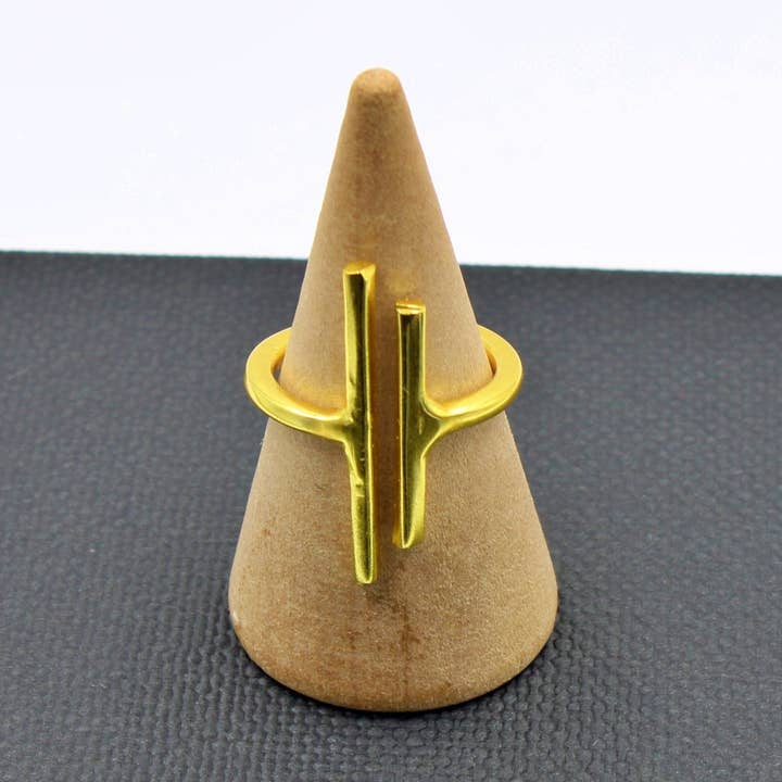 LINE ART ring plated in gold and other Purchase Wholesale bomboniere art regalo on line. Free Returns & Net 60 Terms on Faire trending on Faire.