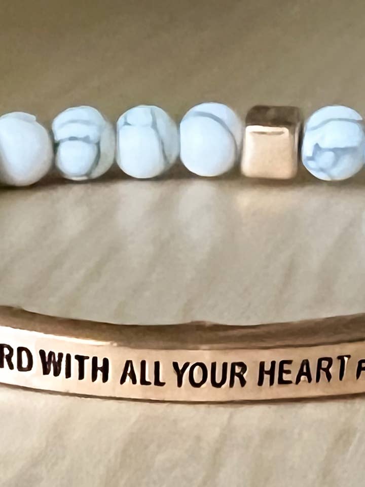 Bracelet Faites confiance au Seigneur - Bracelet Eden Merry pour la vente par Eden Merry Jewelry by James Lawrence