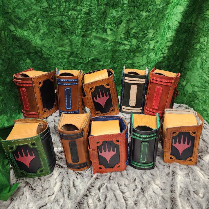Crimson Knight Leatherworks LLC – Jogo de cartas por atacado – Estojo em forma de livro para deck Commander, MTG3