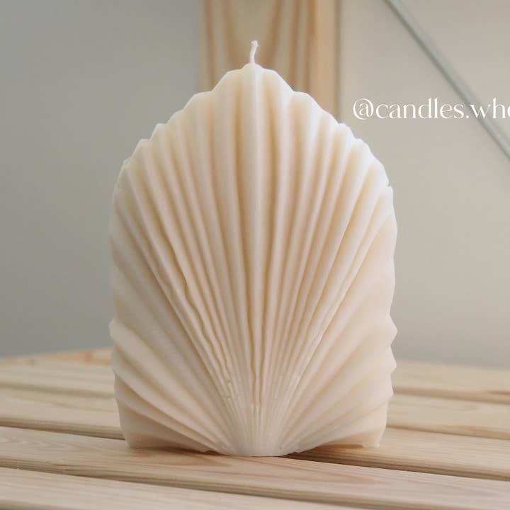 Large palm, leaf soy candle , handmade, Christmas for wholesale by Candles Wholesale Au