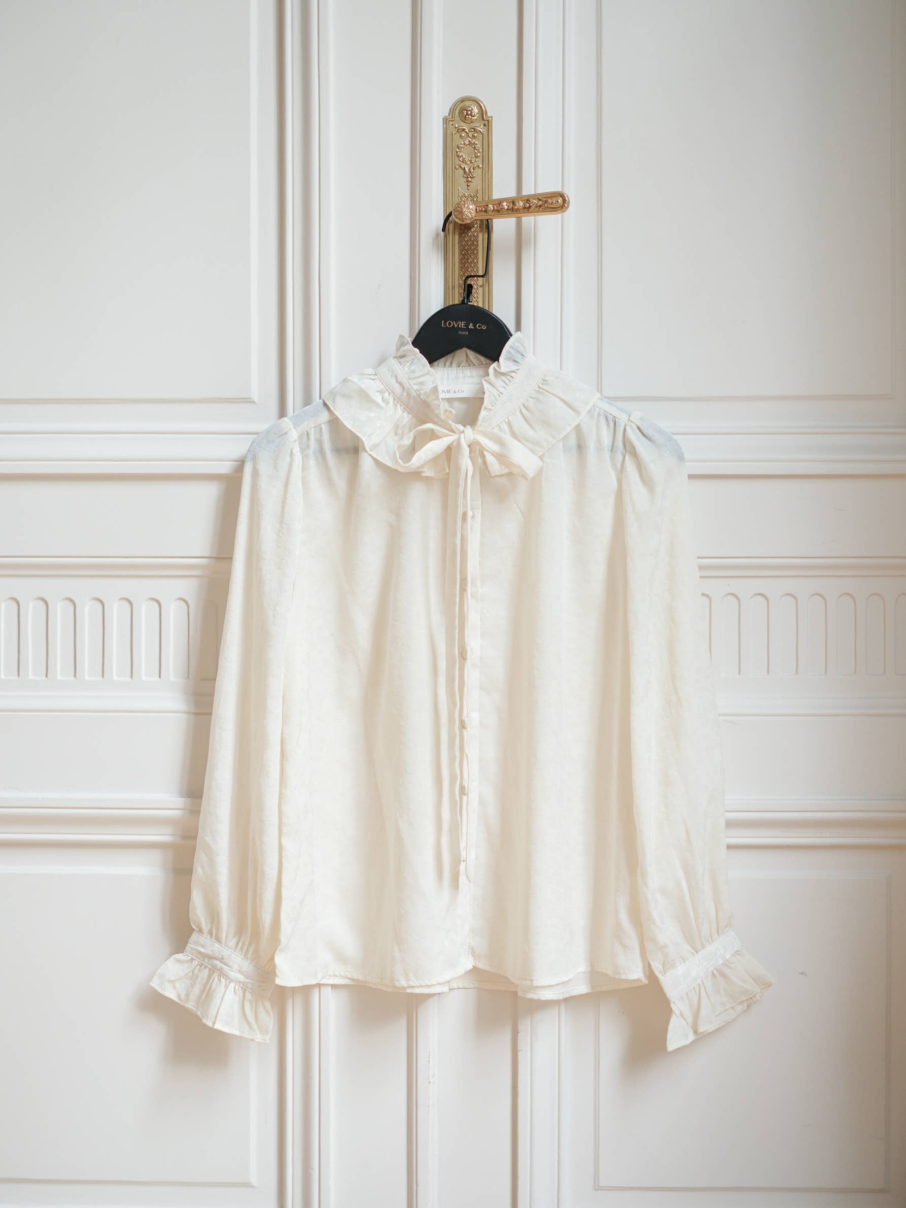 LOVIE & CO - Wholesale Blouse - Women's - Satin jacquard blouse with pleated collar and bow - 4971T-ETIENNE0