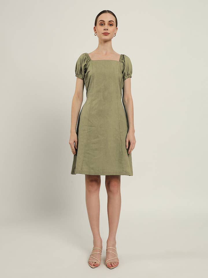 La robe en lin olive Arar Daisy pour la vente par Thevasa