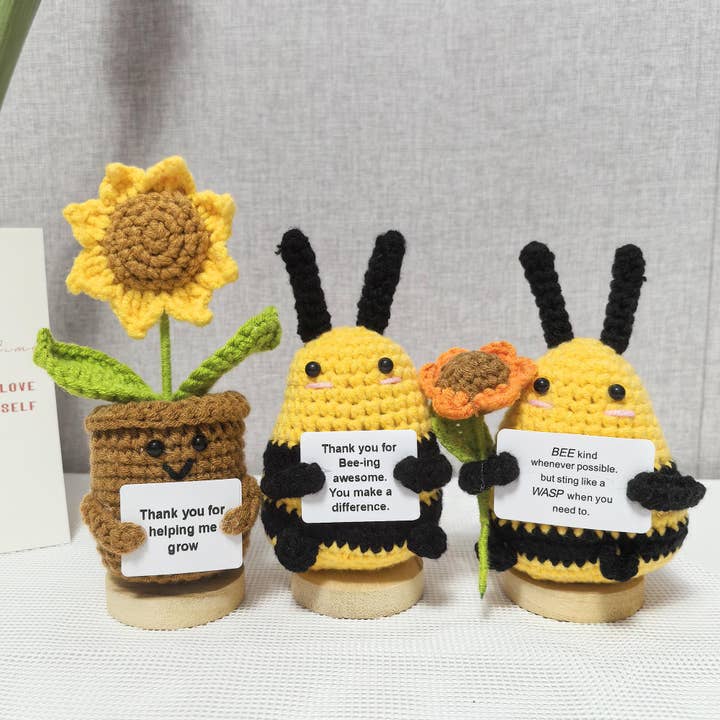 TOMOPOD LLC - Wholesale Stuffed/Plush Toy - Kids & Baby - Adorable Handmade Crochet Bee With Sunflower