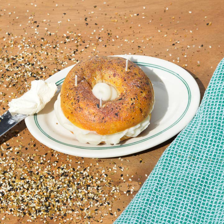 Glow Worm Goods - Wholesale Novelty candle - 11 oz Everything Bagel Candle1