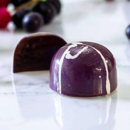 Glace Noire - Plateau de BonBons en Vrac de 12 pièces pour la vente par J. Patrice Chocolate Studio