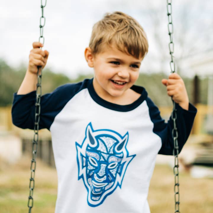 T-shirt graphique superposé avec mascotte de diable pour enfants pour la vente par Pink House On River Road