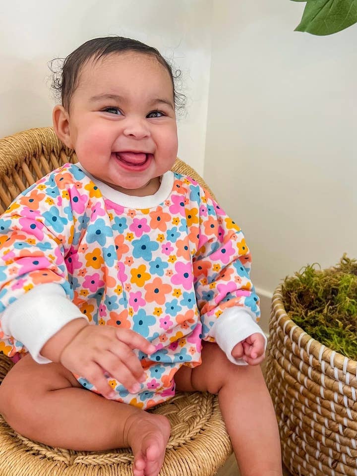 Combinaison Sweatshirt Bébé Imprimé Floral Printemps pour la vente par To the Moon Childrens