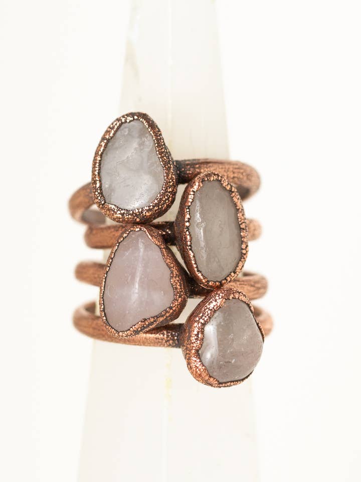 Anillo Apilable de Cuarzo Rosa | Cobre Reciclado para venta al por mayor de The Cyprus Cabinet