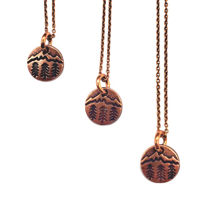 Collana antica in rame con paesaggio montano per la vendita all'ingrosso da parte di MergingMetals