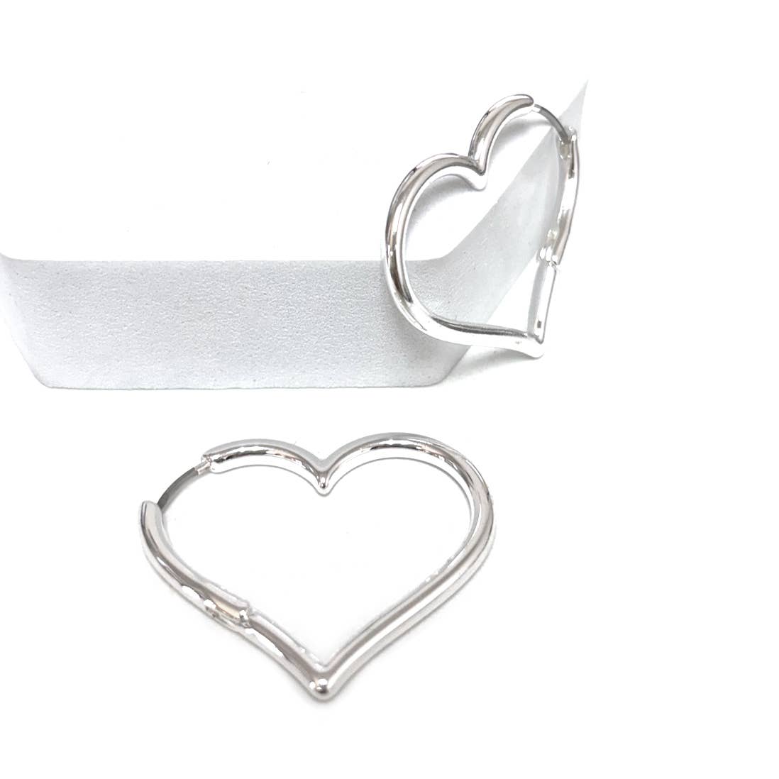 StarryNYC - Wholesale Hoop Earrings - Brass Metal Heart Pipe Hoop Modern Earrings2