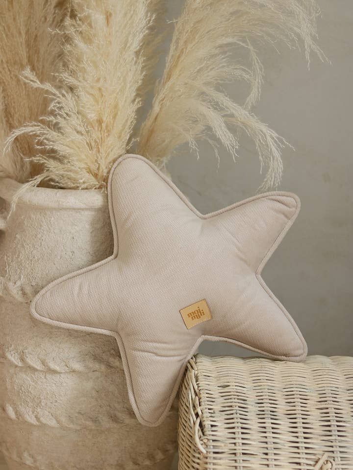 Fløjl stjernepude "Cream" for engroshandel hos Moi Mili