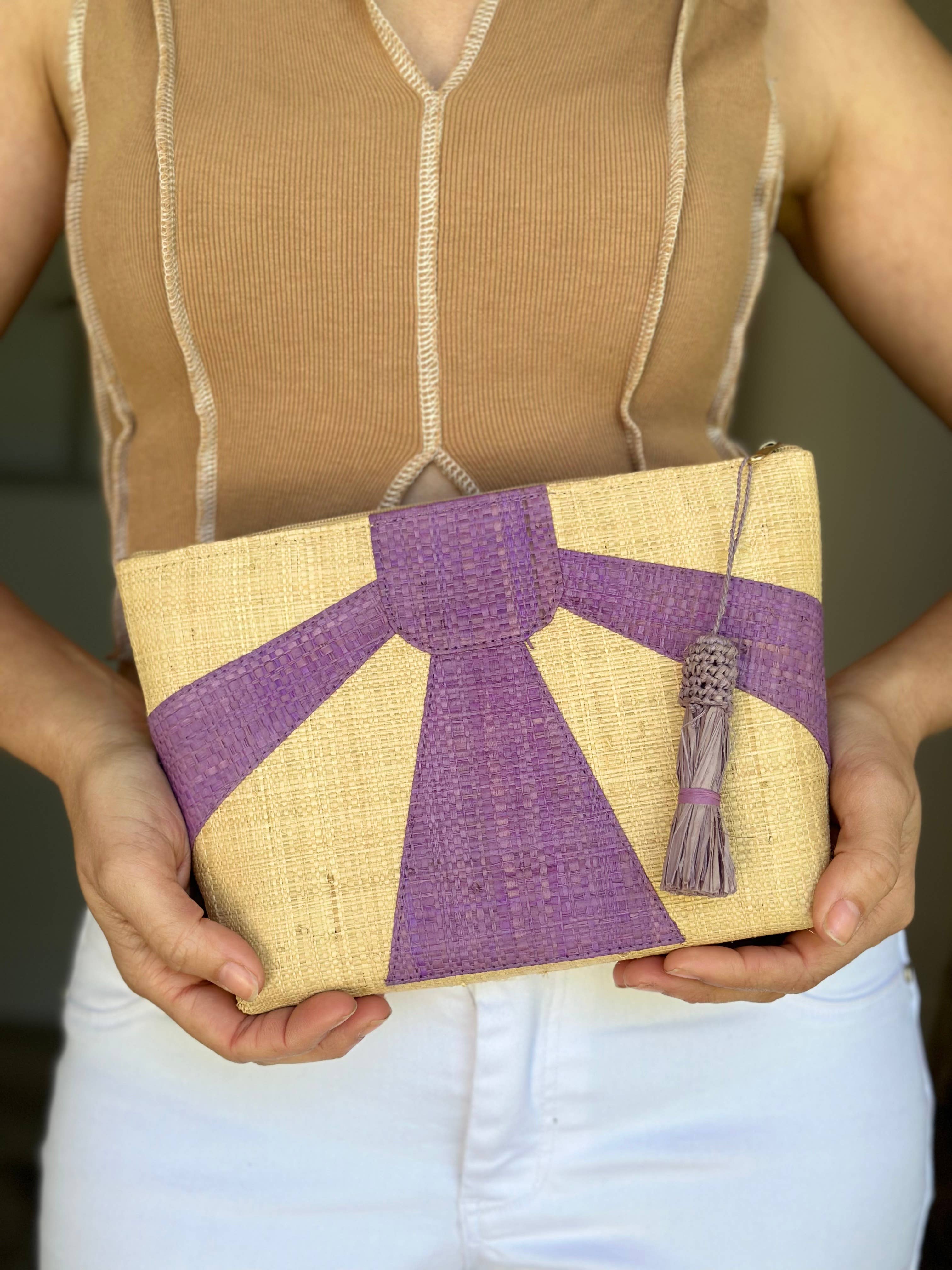 Shebobo – wholesale Clutch bag – women's – Sunburst Cosmetic Straw Pouch Clutch with Tassel Zipper Pull4