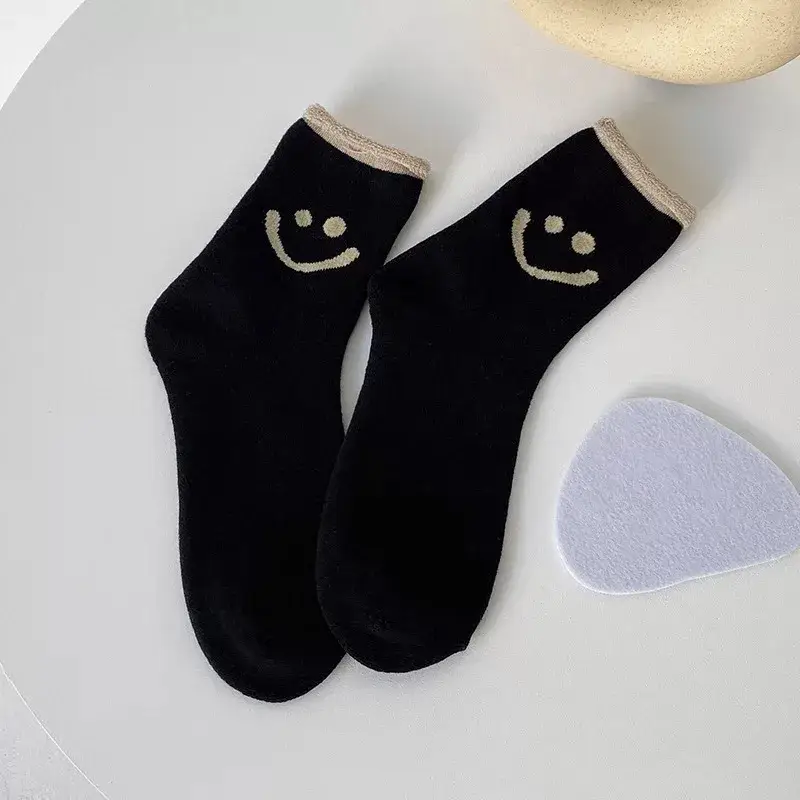 Yaya's Luxe Wholesale - Wholesale Socks - Women's - Smile Happy Women's Socks1