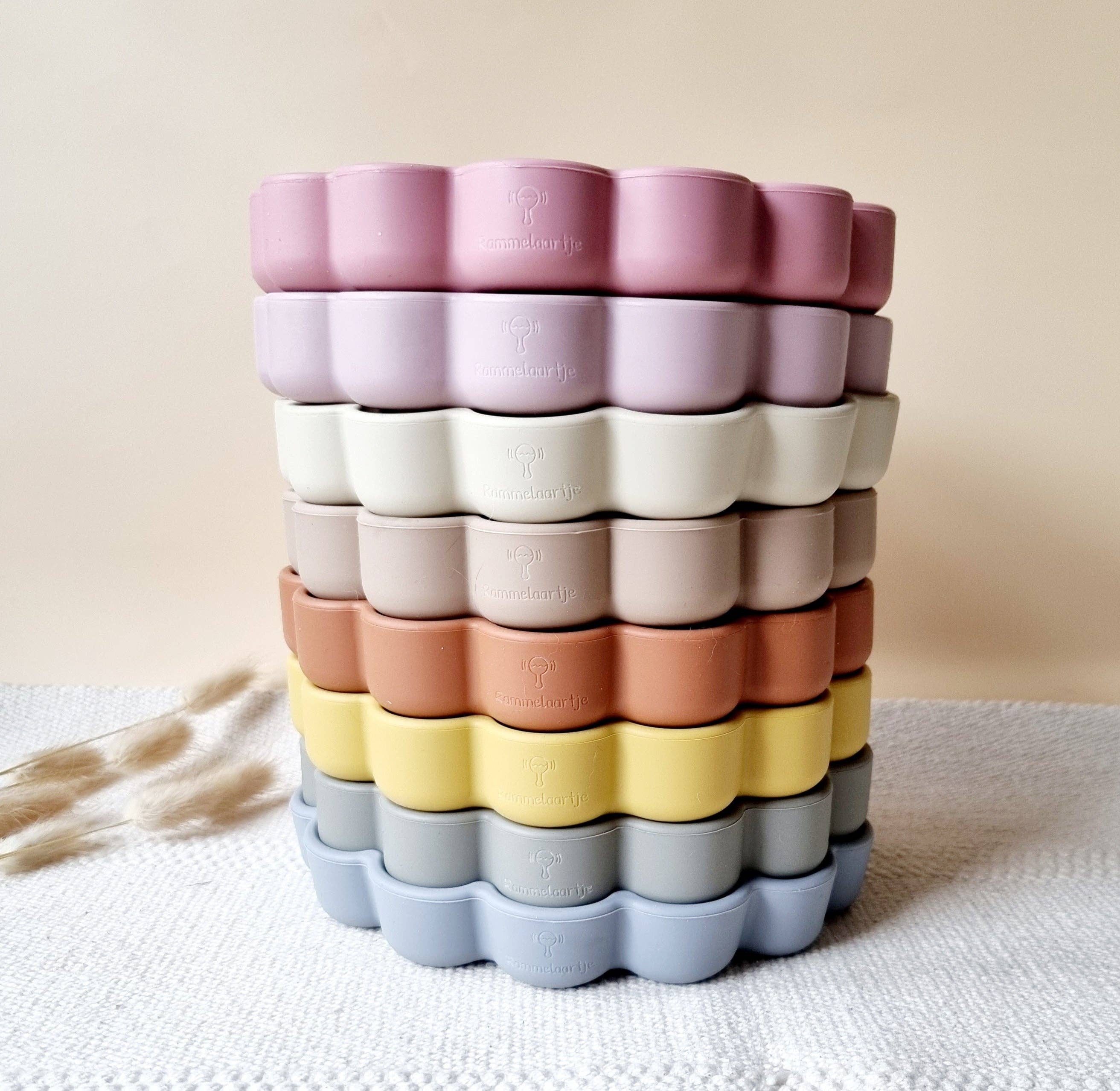 Rammelaartje - Wholesale Dinner Plate - Kids & Baby - Silicone Plate with Suction Cup Lion - Sand1