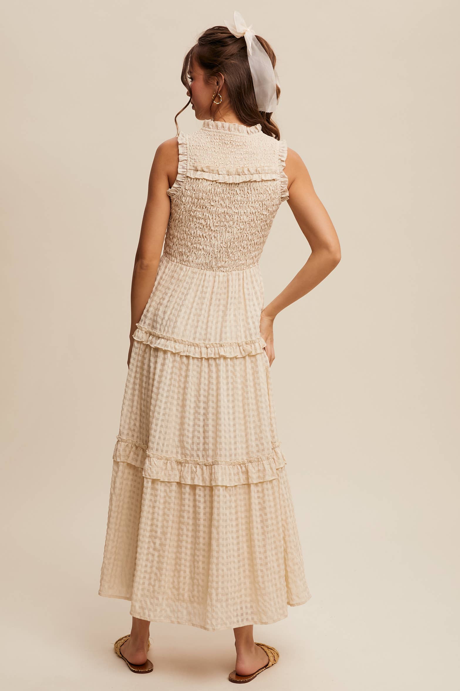 Listicle – wholesale Dress – Women's – Sleeveless Gingham Maxi Dress with Ruffle Details32