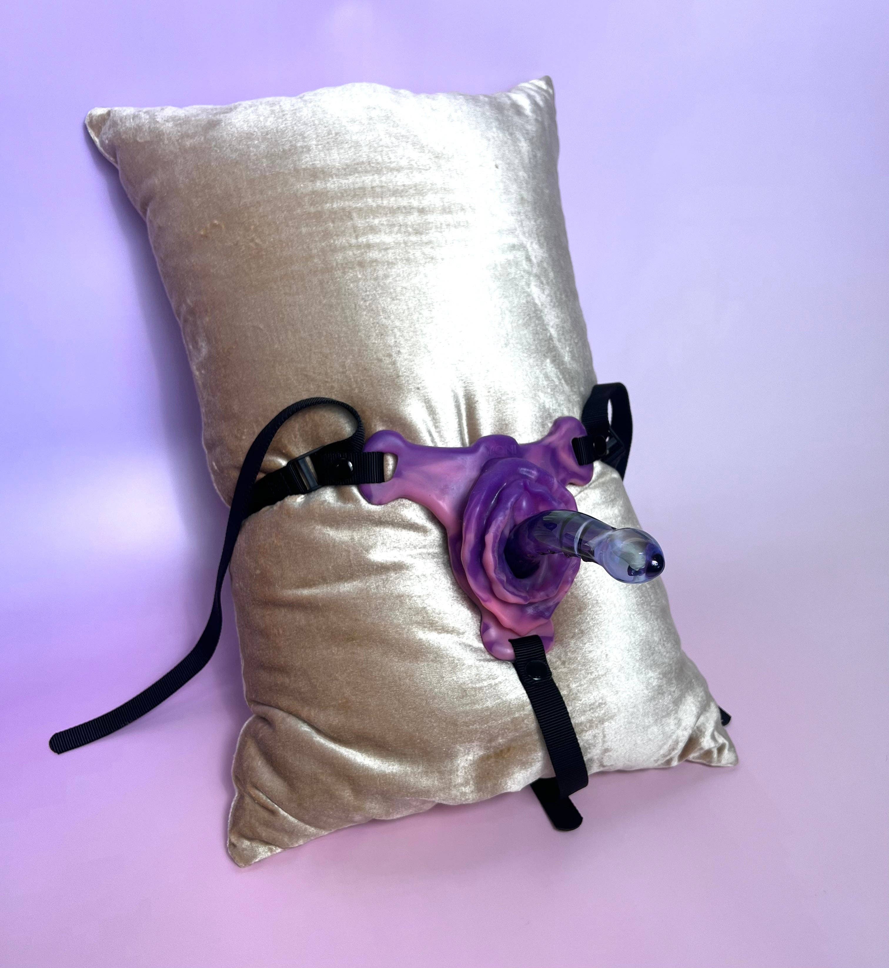 Yoni Pleasure Palace - Wholesale Sex toy - The Ryda - Vulva Silicone Grinder and Pleasure Wand Holder1