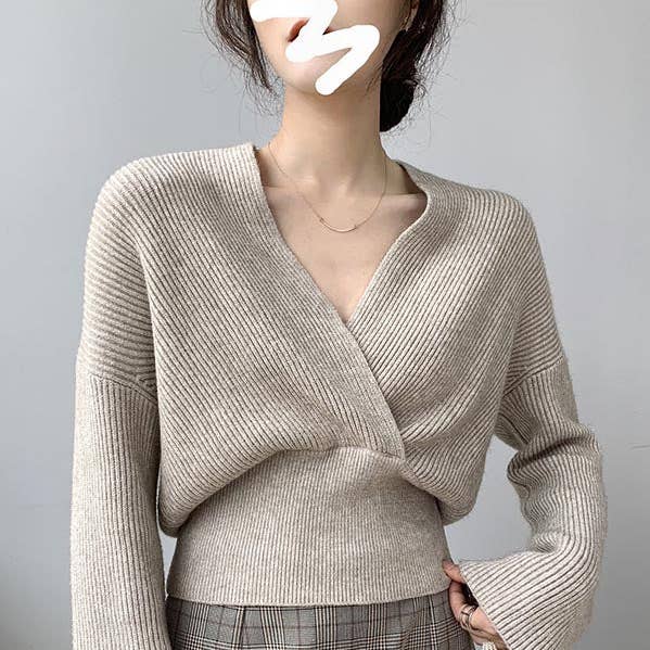 Stilren stickad V-ringad asymmetrisk tröja i 6 färger för wholesale av ShieldChic