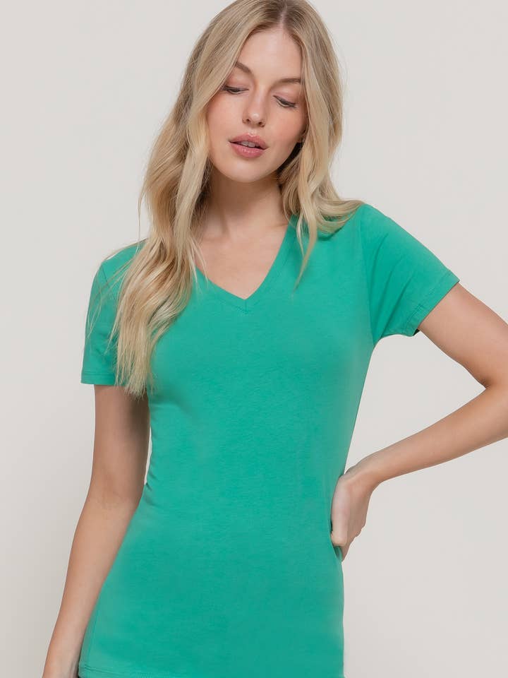 Haut à col en V en jersey de coton à manches courtes pour la vente par Active Basic | Active USA