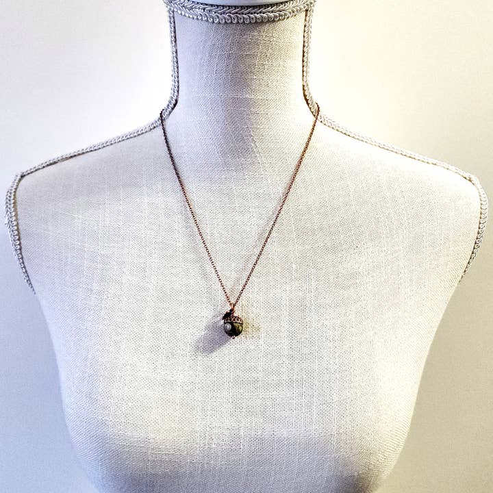 MergingMetals – Großhandel Kette mit Anhänger/Charm – Eichelhalskette-Rhyolith
