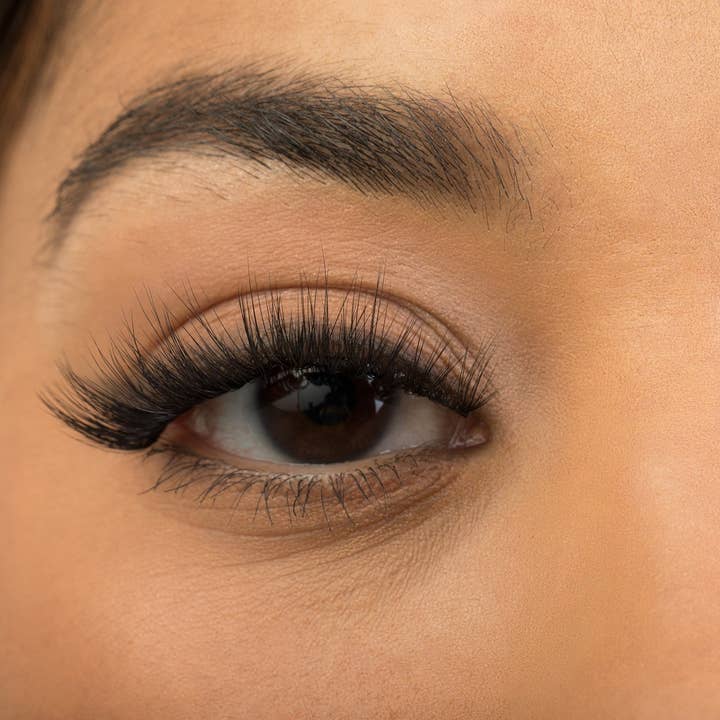 Dahlia pour la vente par CocoLash