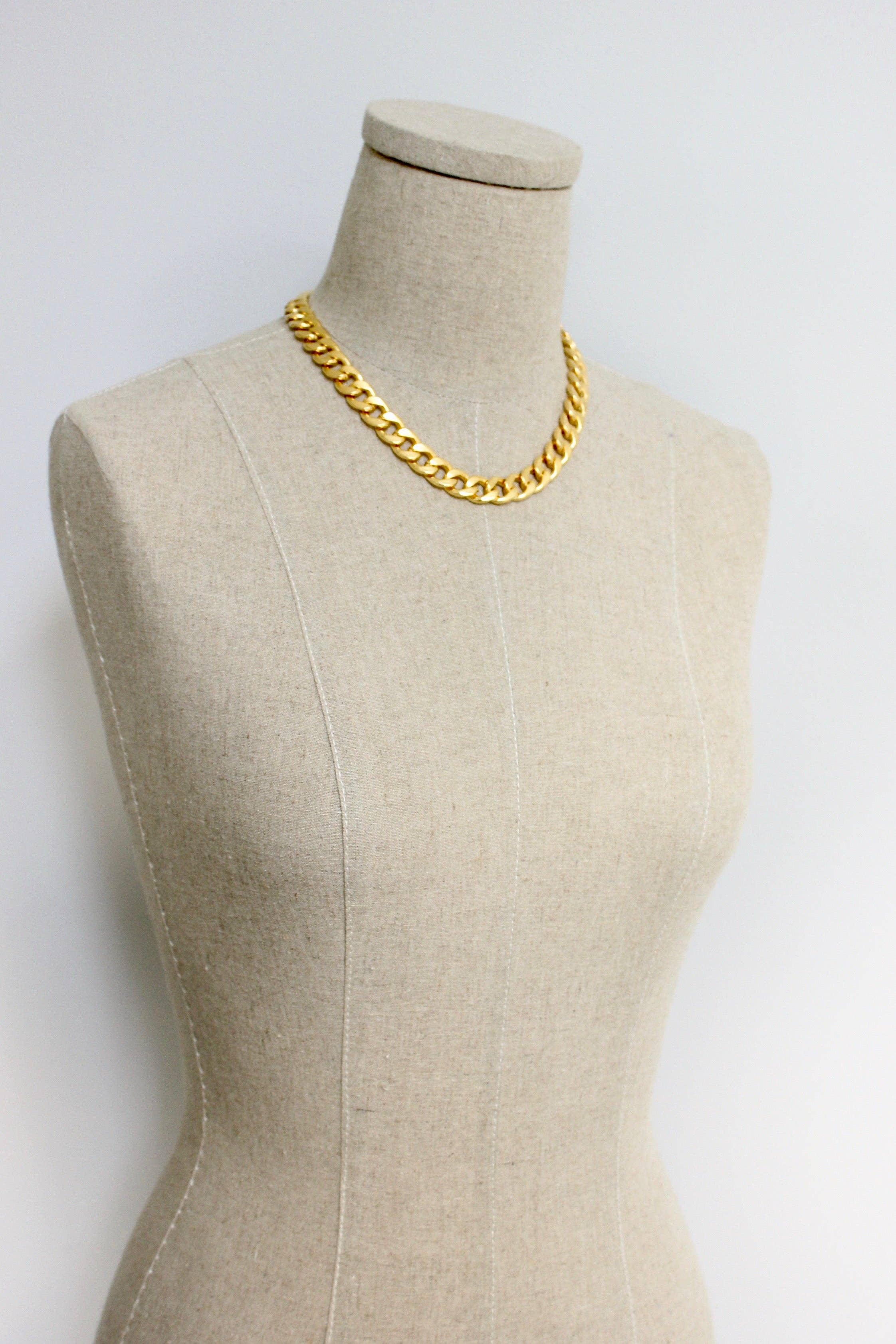 David Aubrey Jewelry - Wholesale Link & Chain Necklace - DOR316 18k matte gold large curb chain1