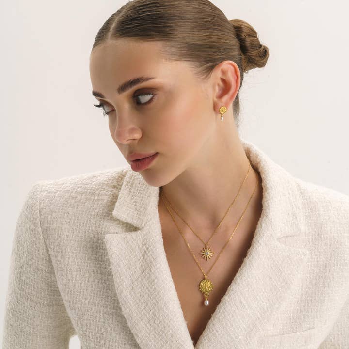 Chunky Pearl Gold Goddess Layered Necklace for wholesale on Faire4