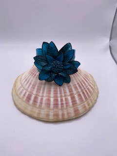 Shae's Resale – Engroshandel Flettet armbånd – Store imiteret læder blomst armbånd5