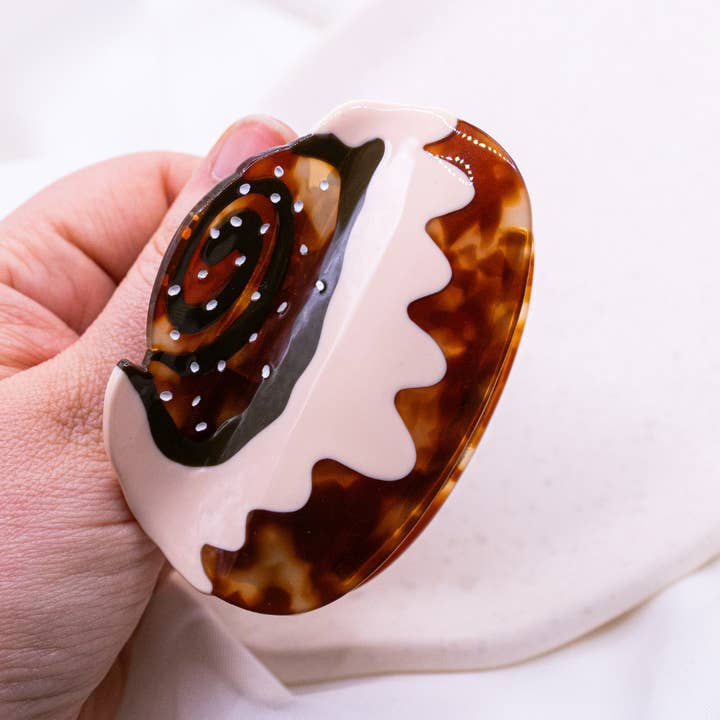 Tilda&Theo - Wholesale Hair Clip - Women's - Hair clip cinnamon roll hair claw Sweden hairclip funny3