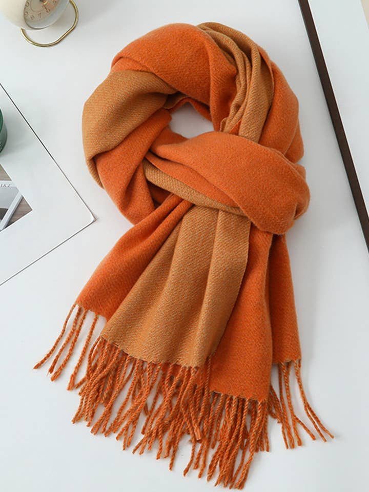 Écharpe à franges bicolore en cachemire doux pour la vente par Aapparella