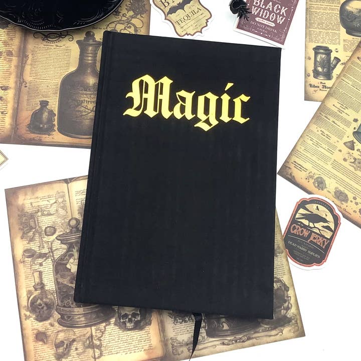 Journal MAGIQUE Sorcières Sorts livre recouvert de velours journal intime pour la vente par All Little Cute Things