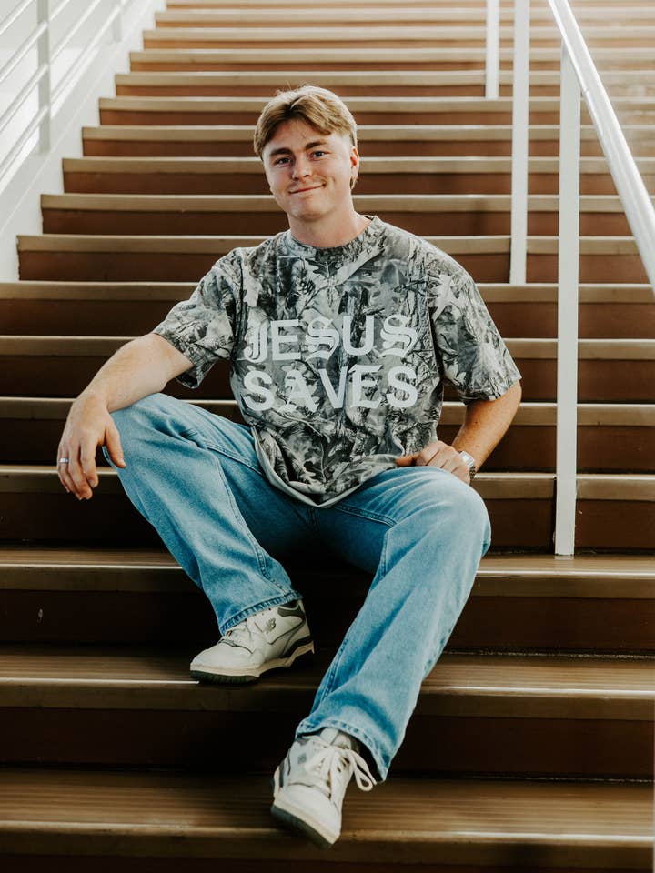 Grigio Gesù Salva Unisex Camo in vendita all'ingrosso su Faire1