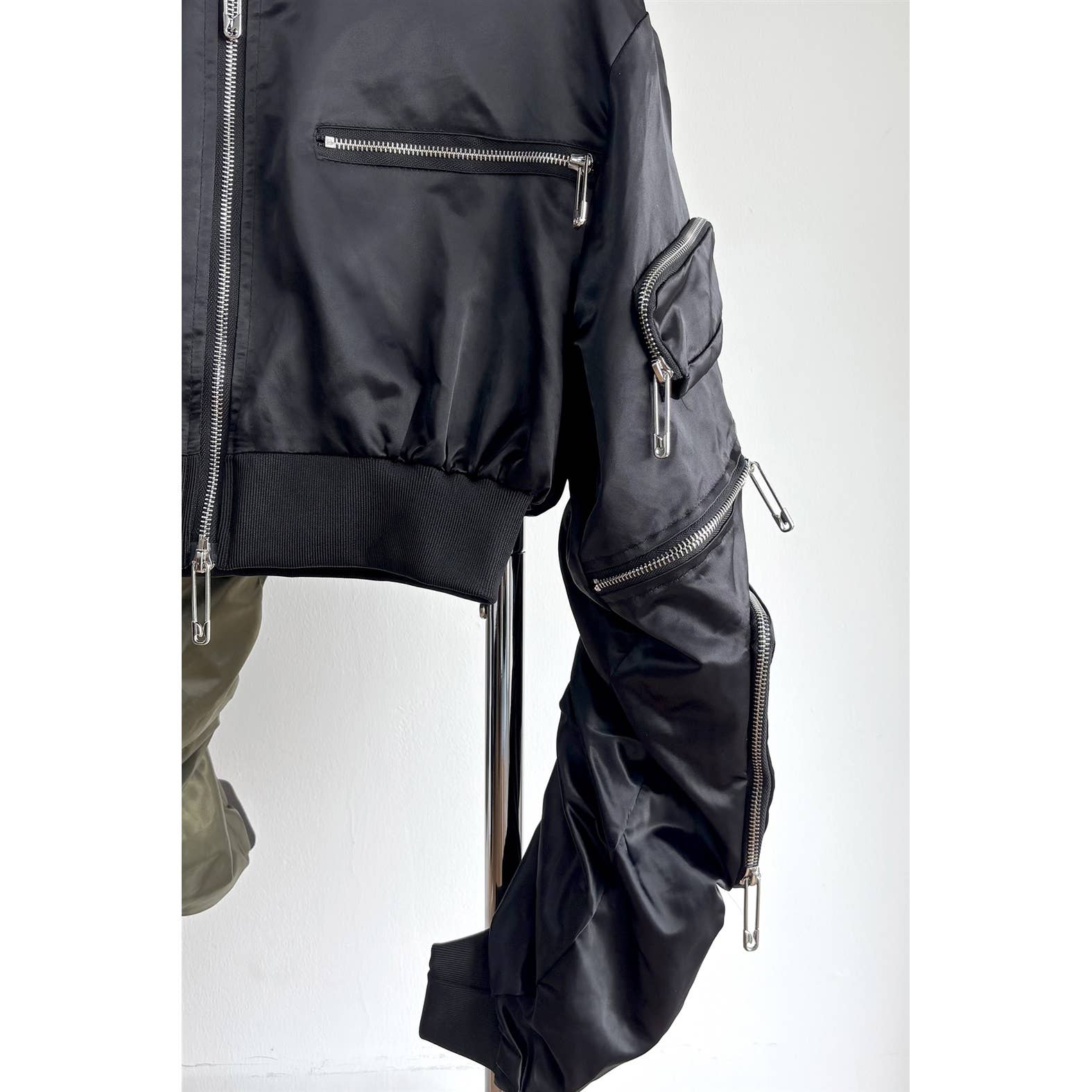 XHHH Inc - Wholesale Jacket - Women's - X0039LT Ruched Sleeve Cropped Bomber Jacket6