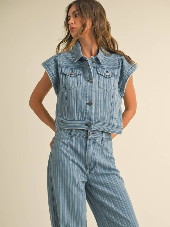 J5014ST CHALECO CON VOLANTES DE JACQUARD DE DENIM A RAYAS para venta al por mayor de MIOU MUSE