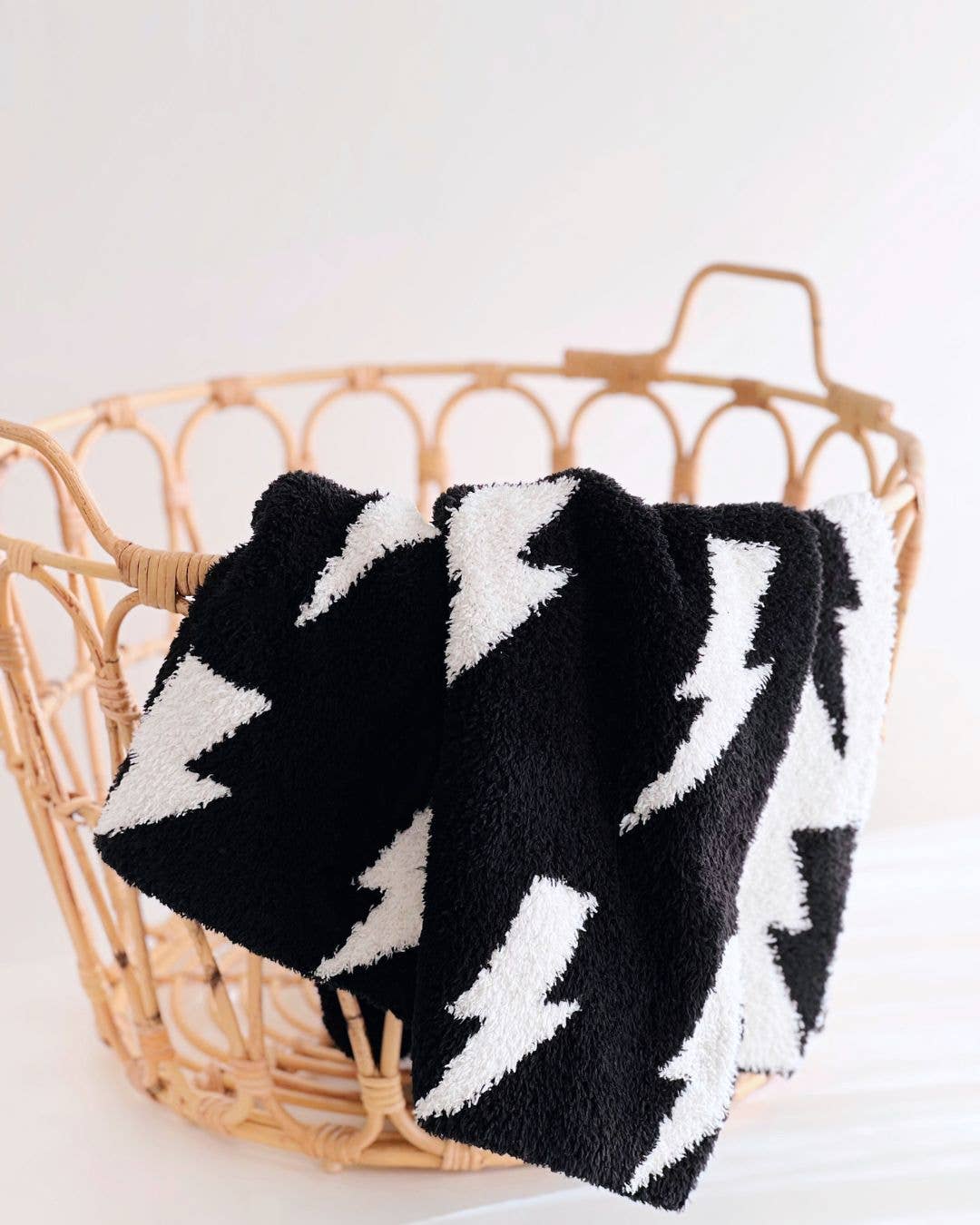 Lucky Panda Kids - Wholesale Bedding Blanket - Kids & Baby - Lightning Bolt Baby Blanket | Black3