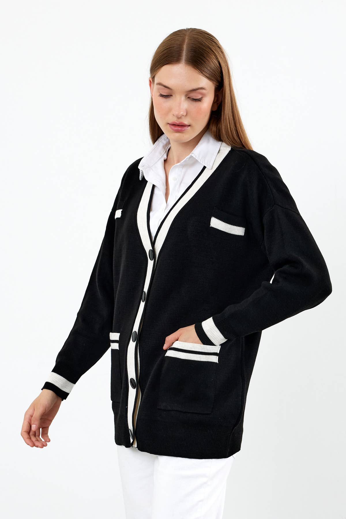 VAV NEW YORK – wholesale Kofta - Dam – Damkofta i midjelängd med randdetaljer från VAV NEW YORK0