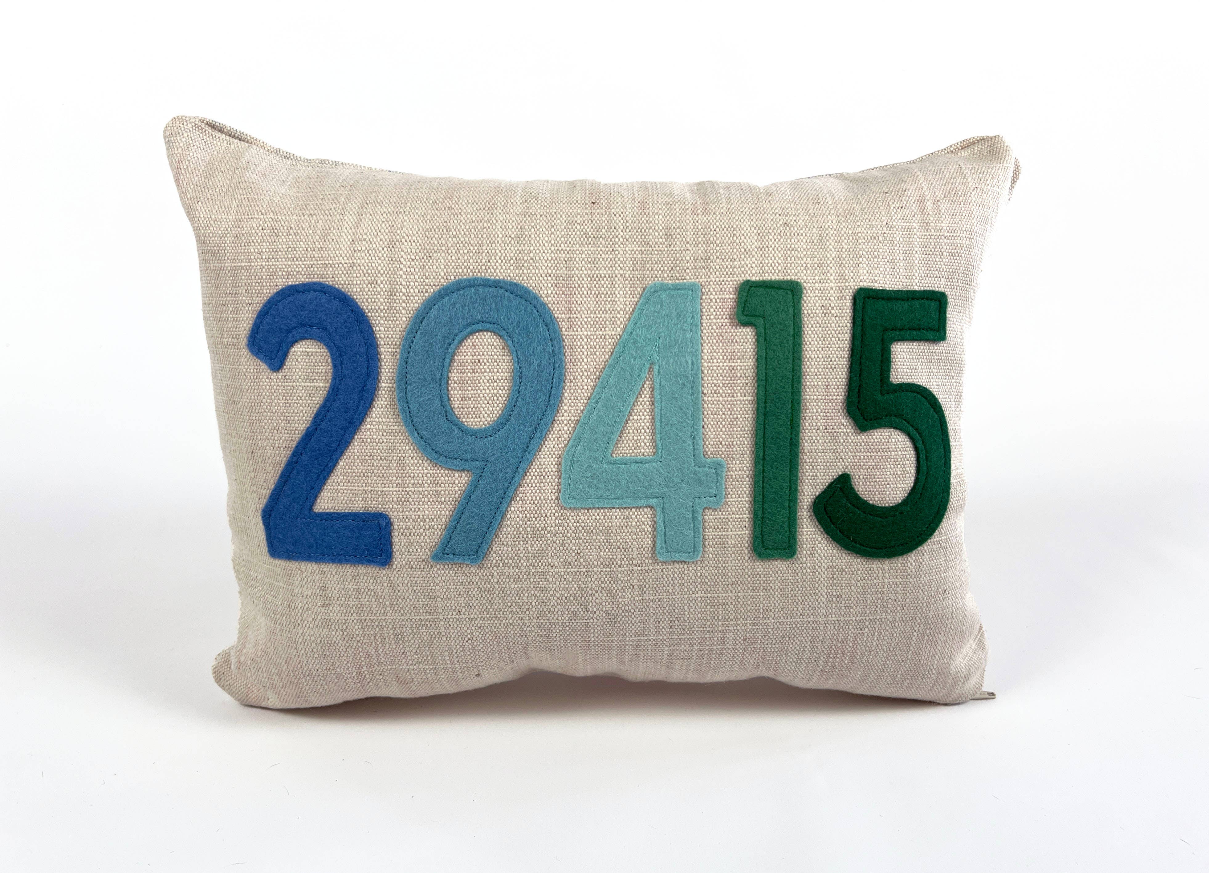 Dirtsa Studio – wholesale Dekorativ kudde – Anpassade postnummerkuddar6