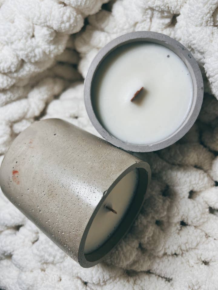 Bougie à la noix de coco et au soja, bougie personnalisée faite à la main pour la vente par Worth Your Penny