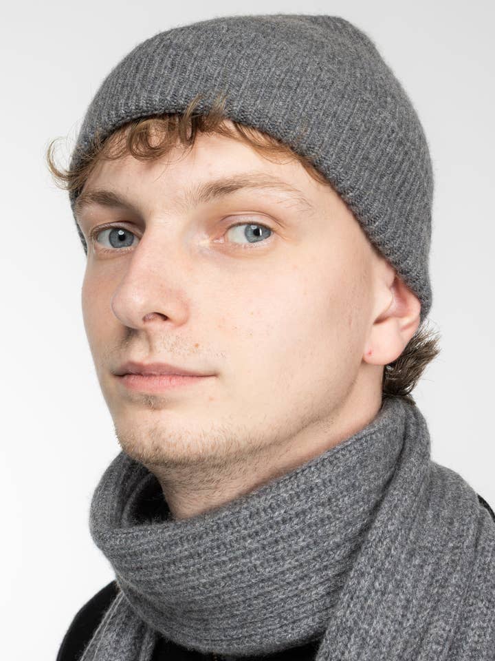 Gorro Ox Haven ceniza unisex para venta al por mayor de Oxford Meadow Cashmere