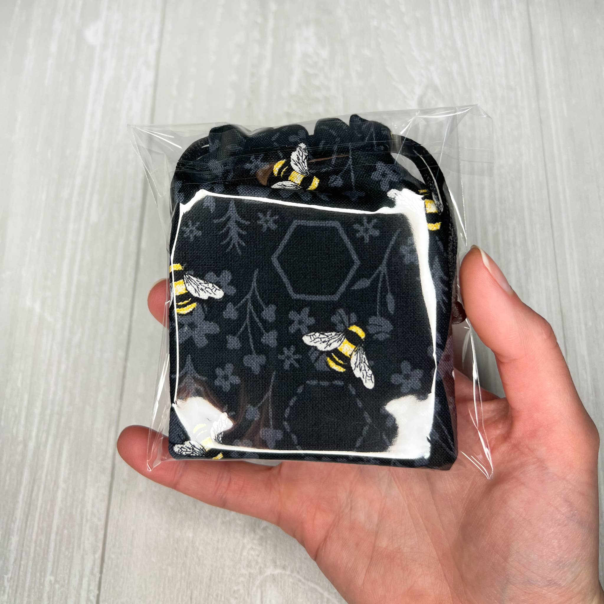 Threads of Tarot - Wholesale Tarot Cards - Tiny Universal-Waite Tarot Deck & Tiny Bee Bag Set4