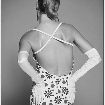 AMATO NEWYORK Carolina Amato - Vendita all'ingrosso Guanti - Donna - (130) Guanto formale in seta lunghezza Opera con moschettone da 3 btn 2