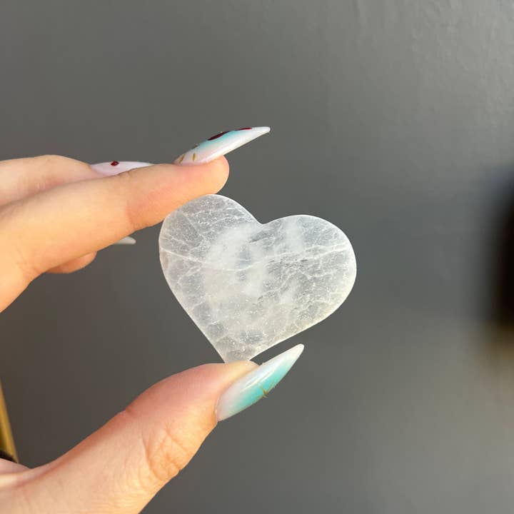 Sapphire & Sage - Wholesale Spiritual Stone/Crystal - Selenite Etched Cat Crystal Heart Carving1
