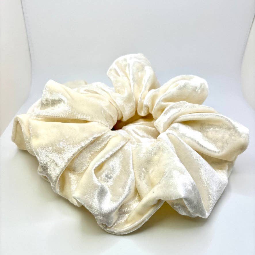 Enchanted Scrunch - Wholesale Scrunchie - Dames - Ivory Crushed Velvet kerstscrunchie1