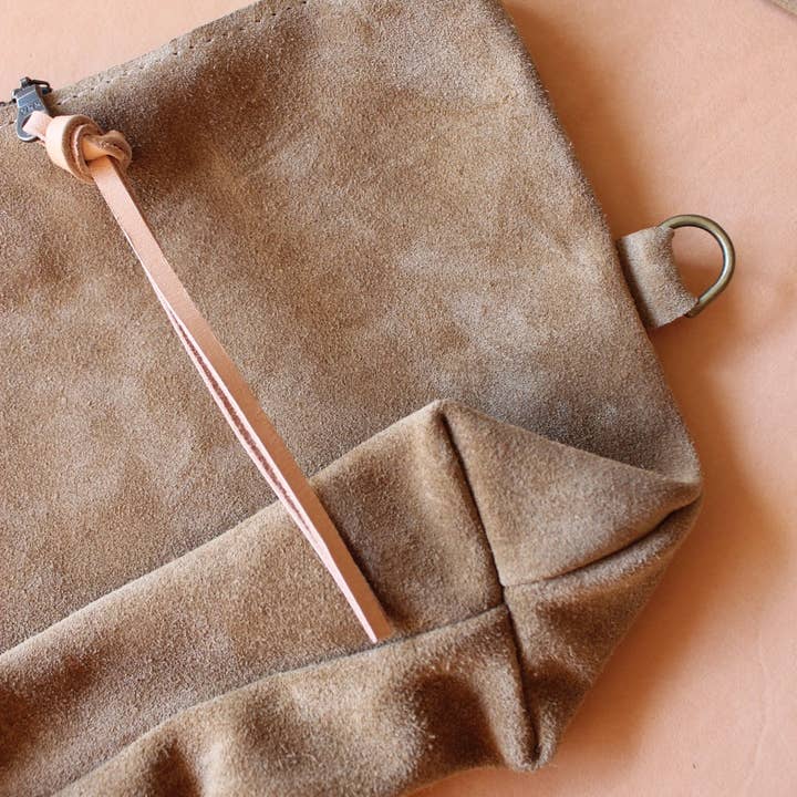 Olive n' Suede - Wholesale Crossbody Bag - Women's - Square Side Bag9