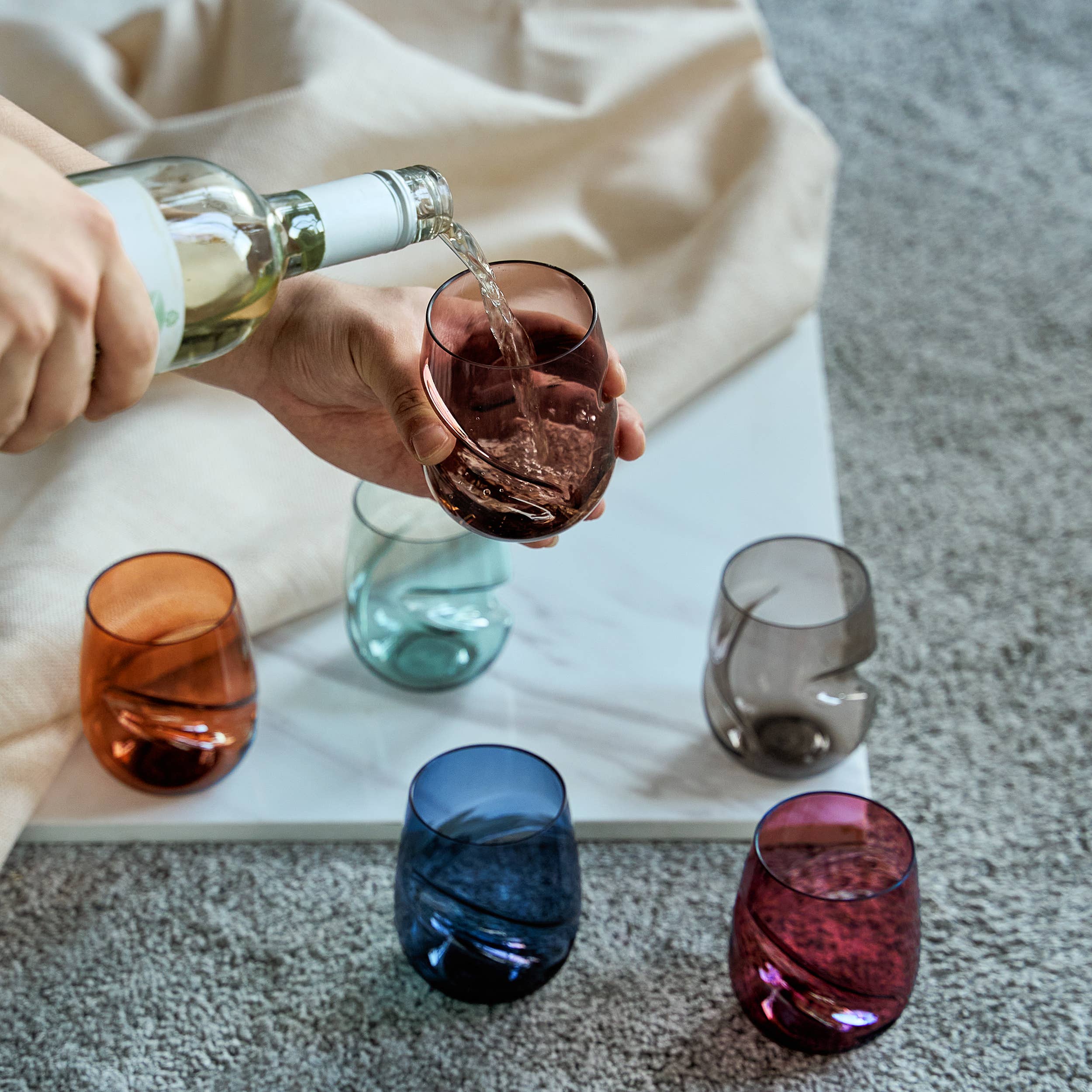 The Wine Savant /  Khen Glassware – wholesale Wine glass – Unbreakable Acrylic Plastic Aerating Colored Wine Glasses1