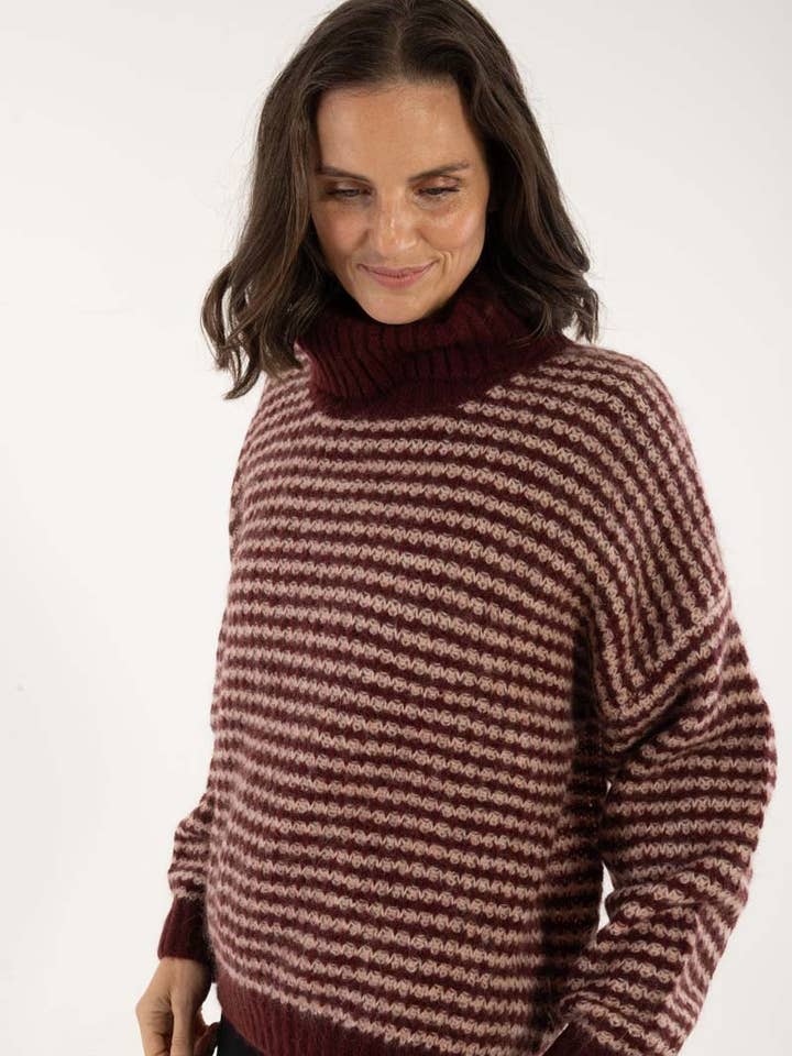 Danefae København - Wholesale Knitted jumper – Women′s - Danecaring Alpaca Rollneck Sweater Dk Merlot/Powder0
