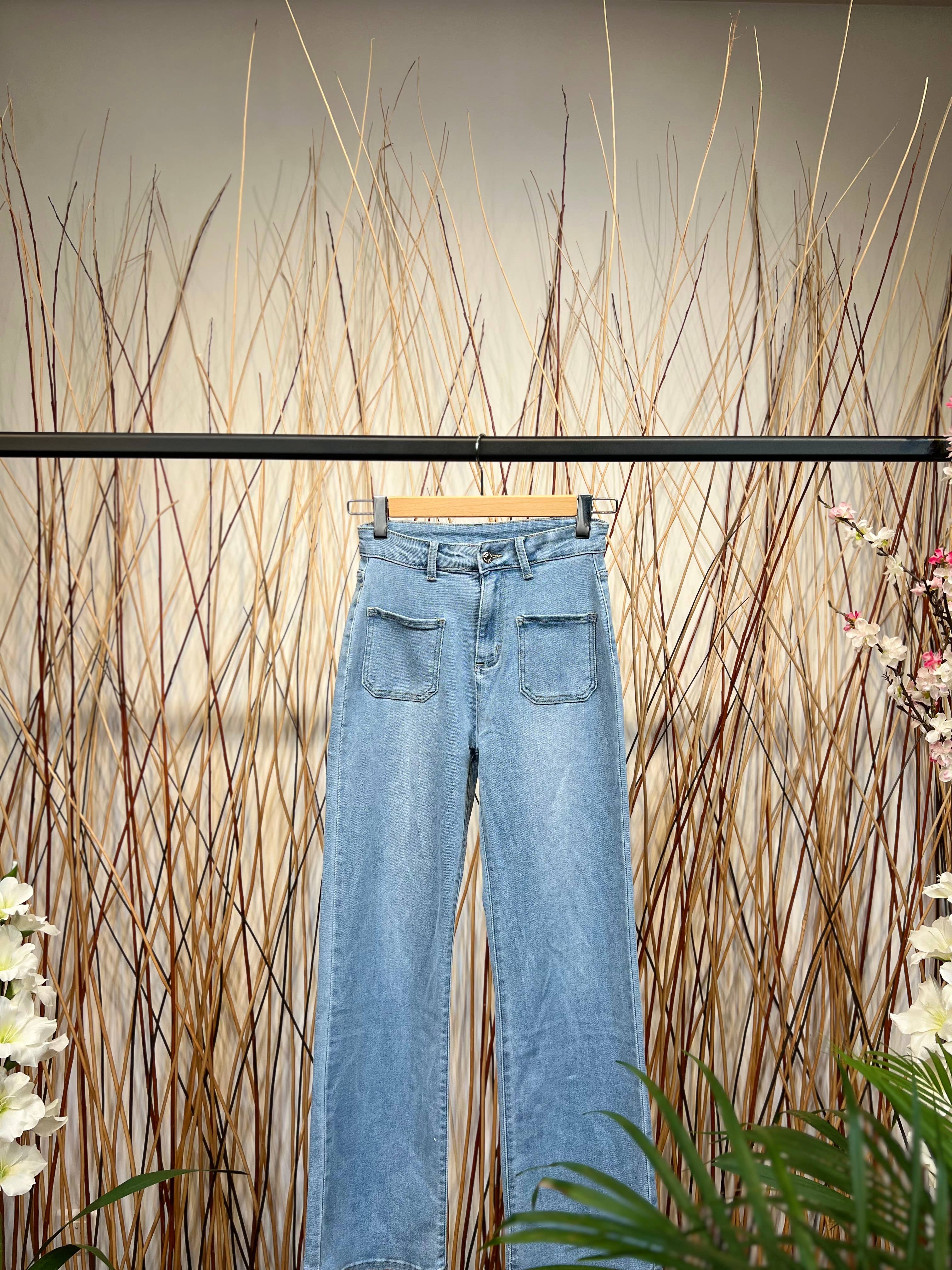 L'Emotion - Wholesale Jeans - Women's - Straight Cut Jeans Large Front Front Pockets0