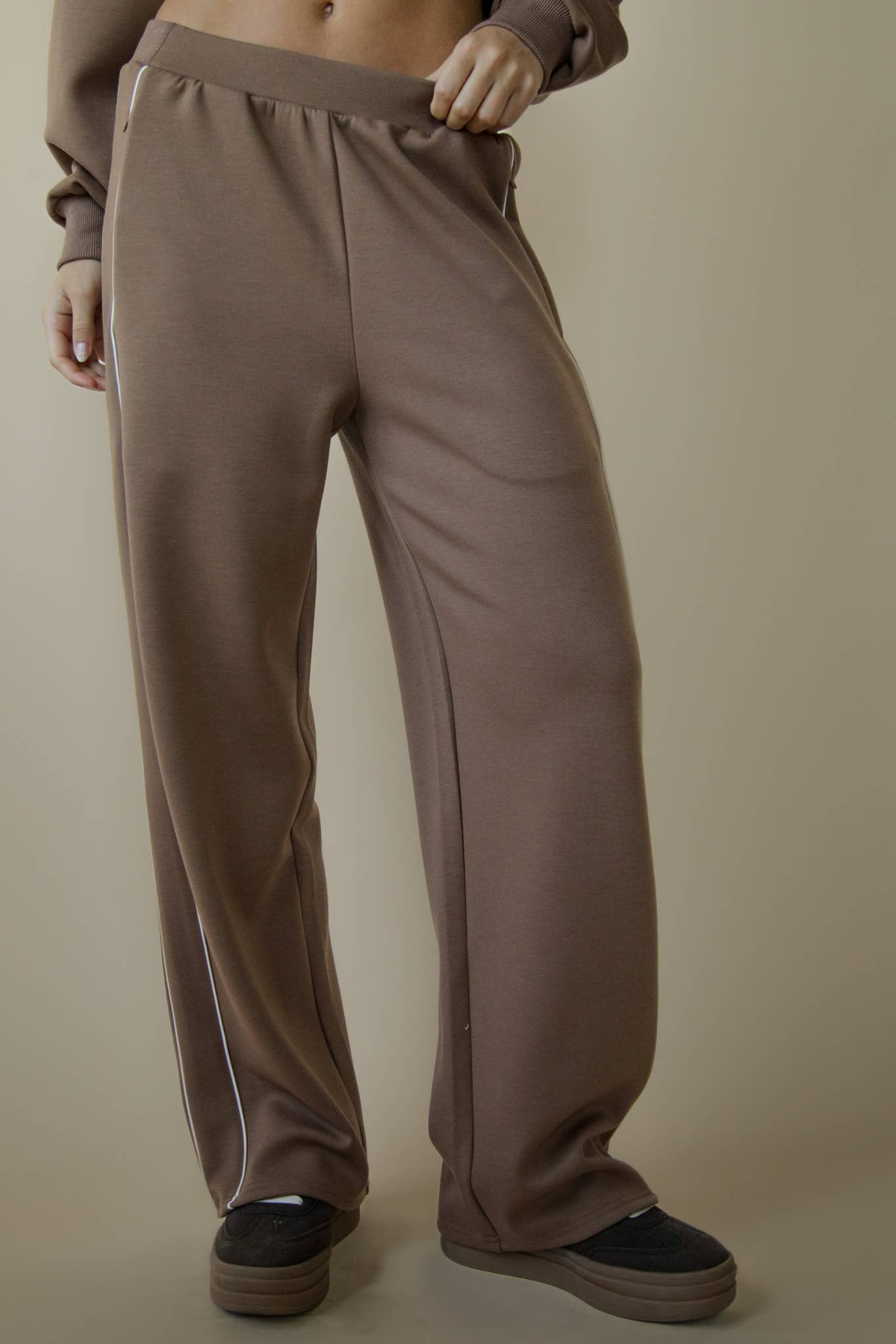 VERY J - Vendita all'ingrosso Pantaloni sportivi - Donna - NP70922-Pantaloni Comodi Casual a Gamba Larga in Maglia9